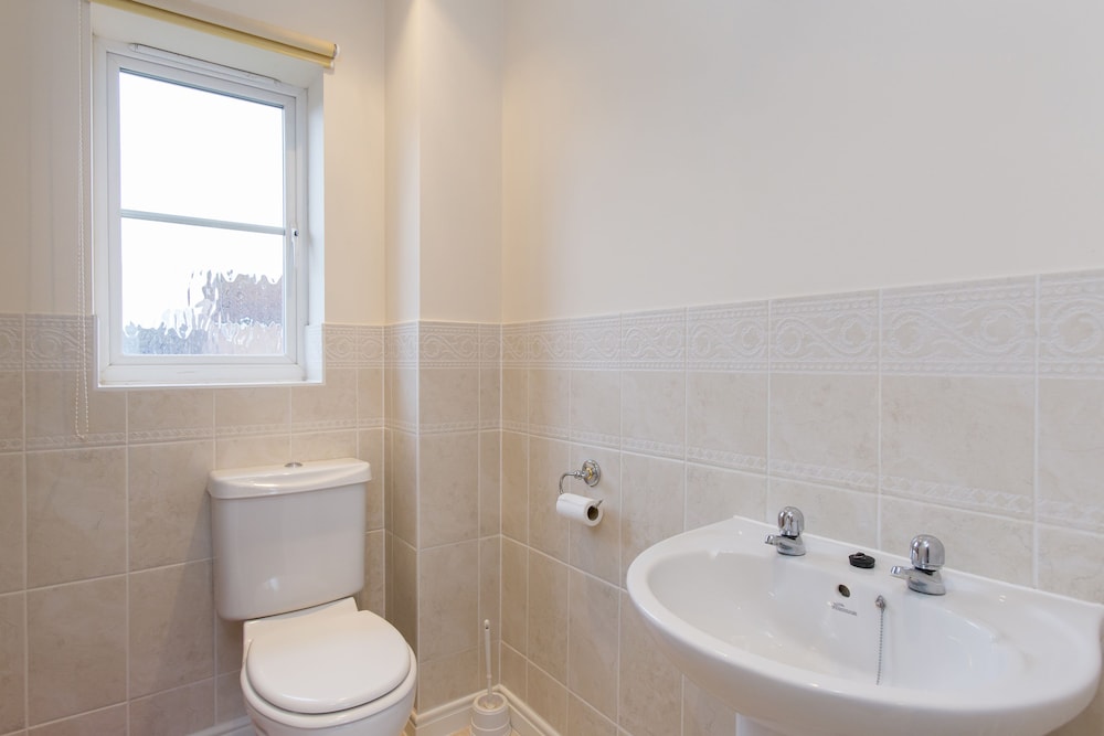 5 Rosebay Gardens