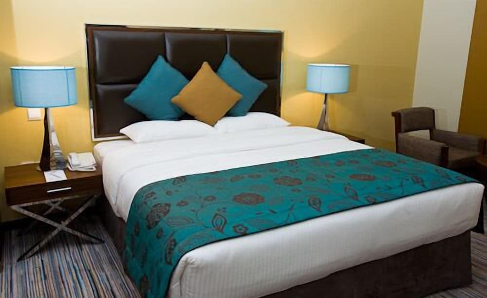 Abu Dhabi Vacations - Phoenix Plaza Hotel Apartments - Property Image 47