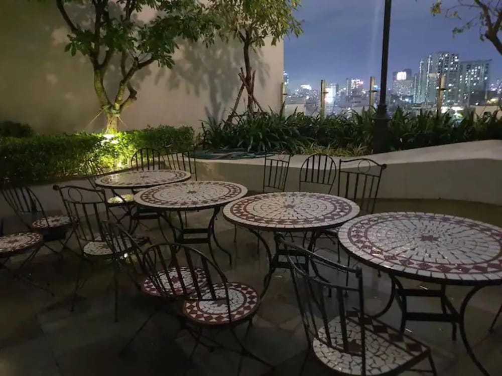 Sunrise City View Apartment