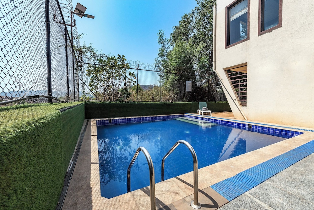 Cosmicstays Luxe Oasis Pool & Bar Villa