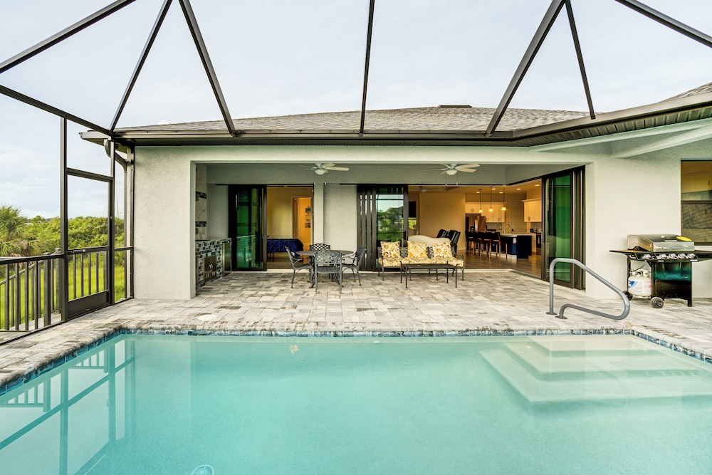 10 Mi to Beaches: Modern Retreat in Port Charlotte