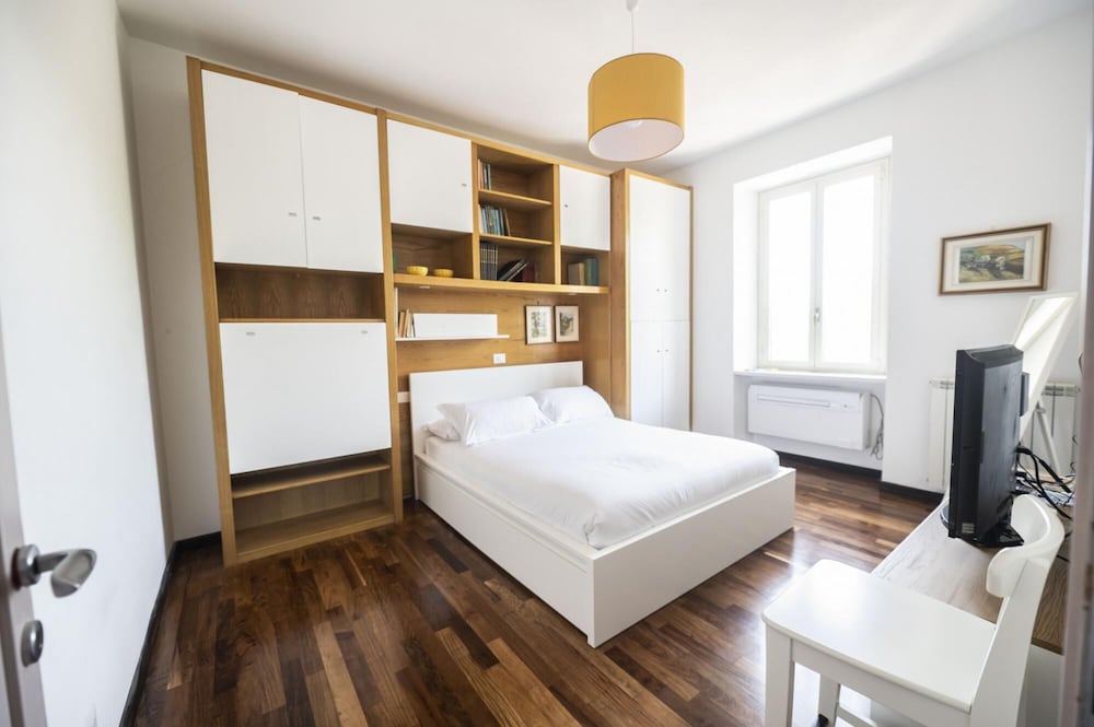 Testaccio Luminous and Large Apartment