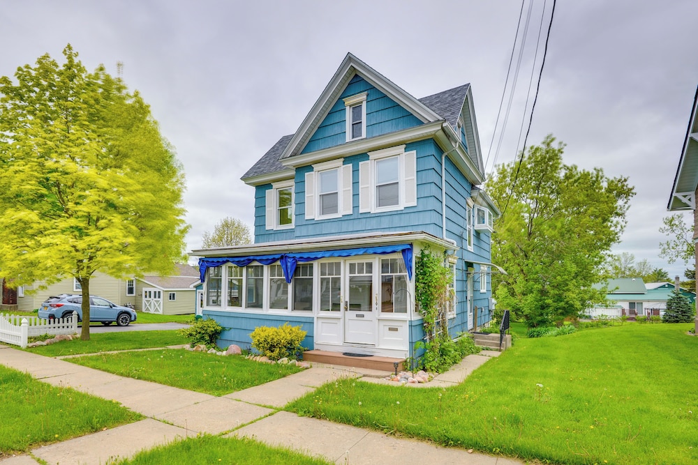 Walk to St Lawrence River: Clayton Apt w/ Porch!