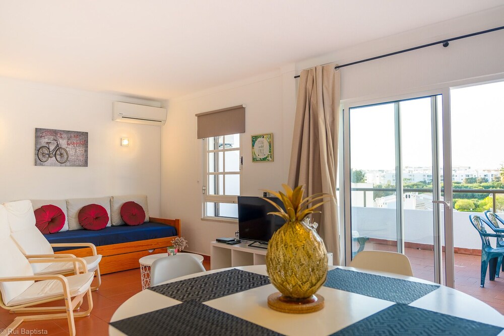Immaculate 1-bed Apartment in Albufeira view 5