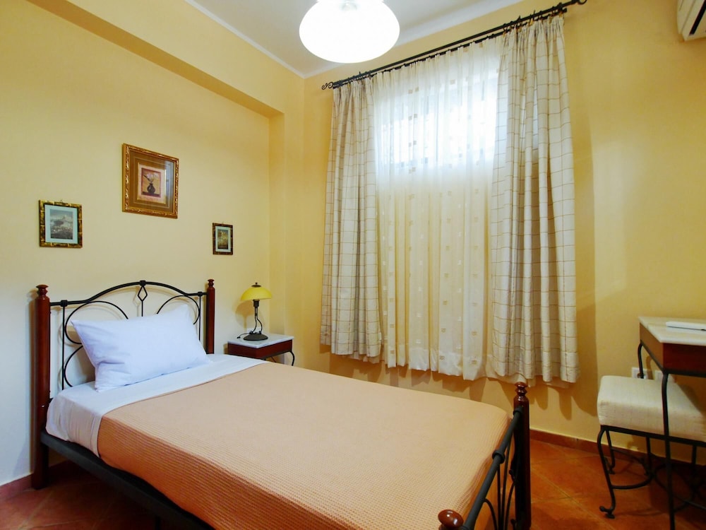 Villa Artemis in Vrises view 4