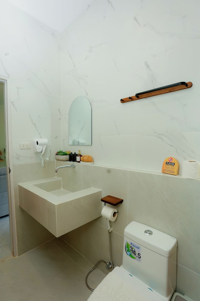 Rock & Lune Boutique Villas