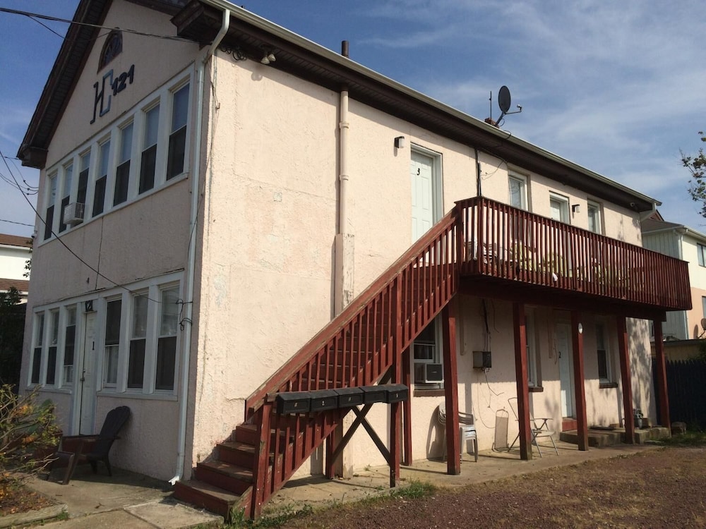 HC-121 Beach Haus