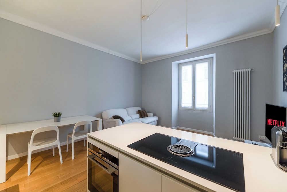 Bramante Luxury Apartments by InnStay