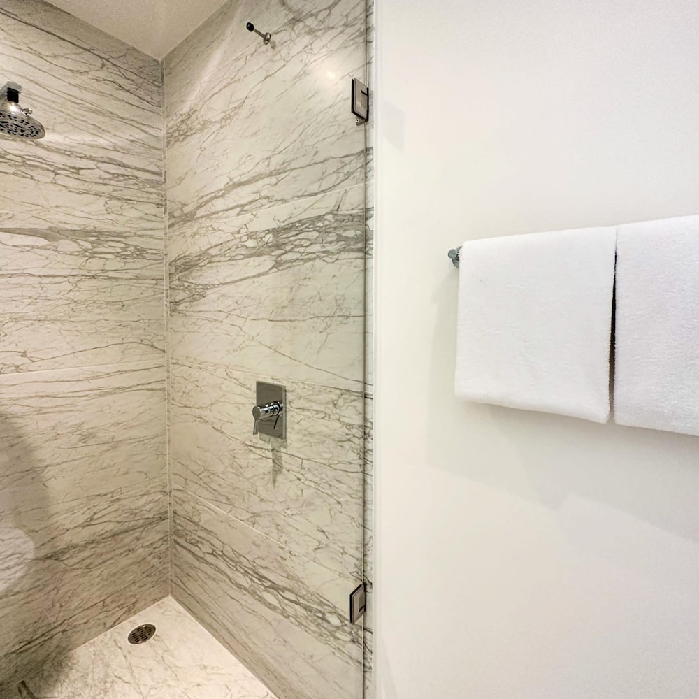 Brand New 6 Bedroom Penthouse