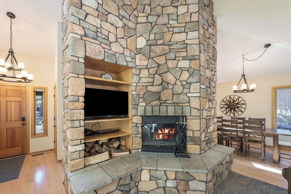 15 Lassen Ln 4 Bedroom Home