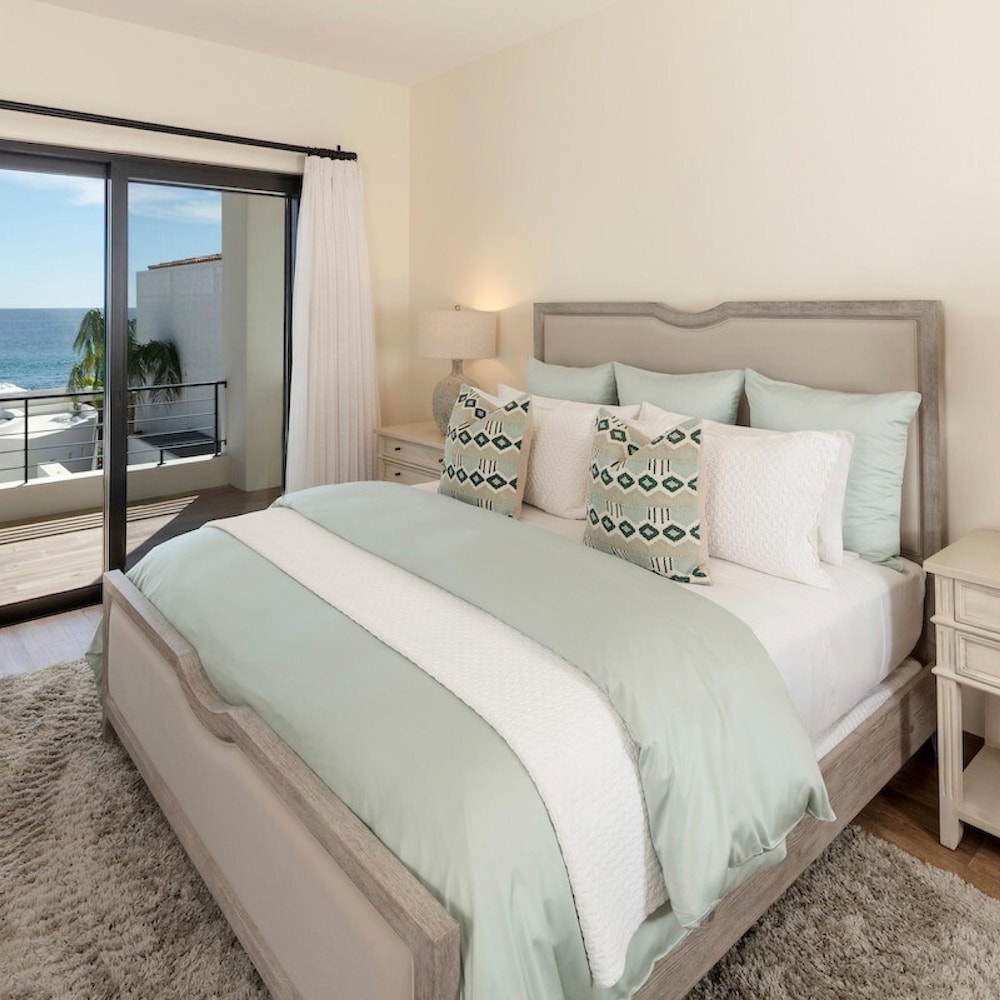Oceanfront 3bd Penthouse Residence