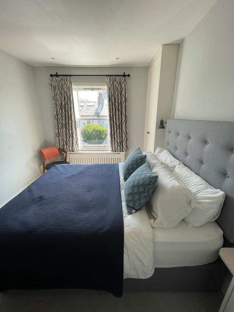 Bright & Stylish 1BD Flat - Wandsworth Town