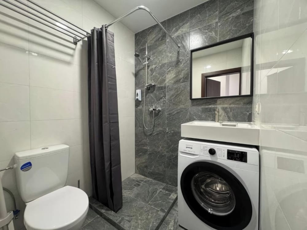 Room-1 Numeris Apartamentai su Balkonu
