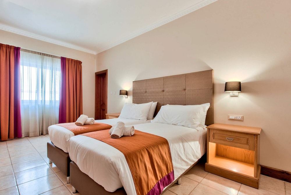 Villa Stephanotis - 3 Bedroom Villa With Pool