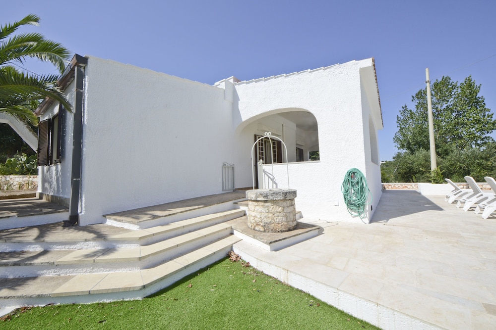 Villa, Trulli e Piscina nel Cuore della Valle d'Itria