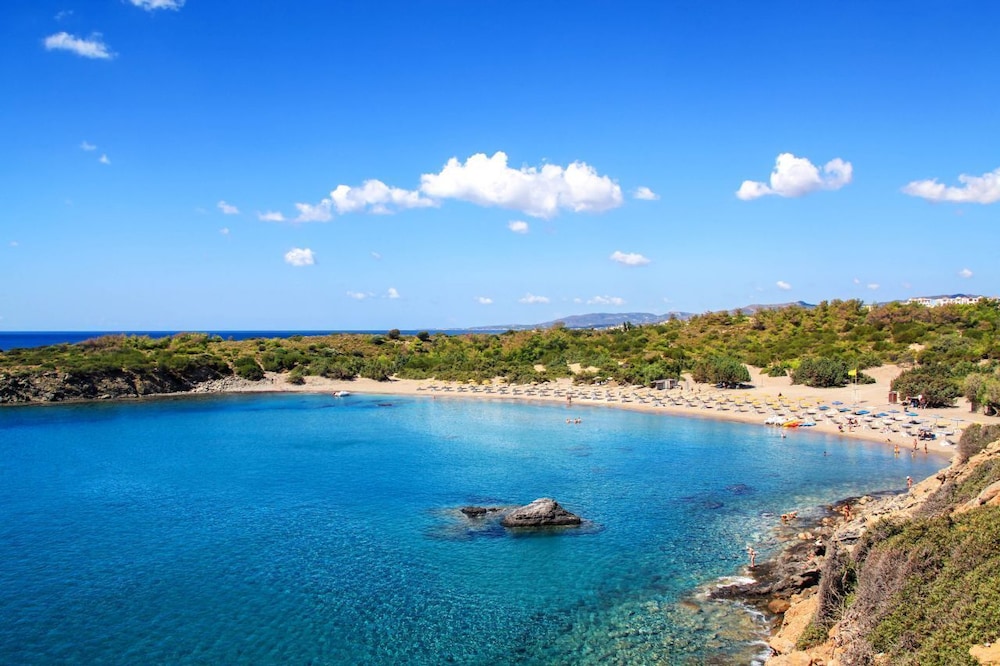 Cristelia Luxury Sea Front & Pool Villa