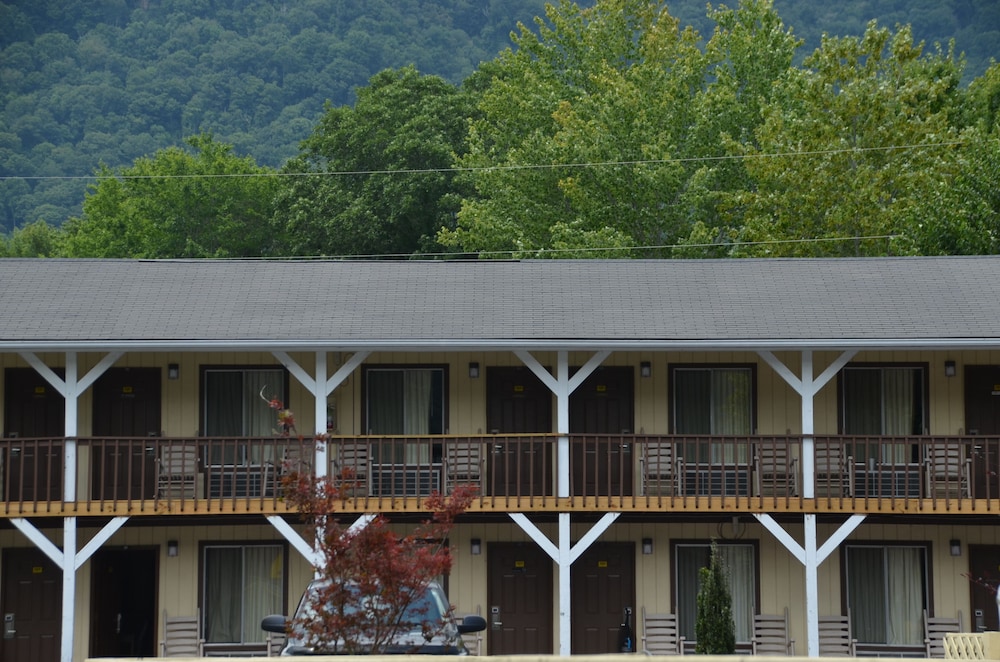 Travelowe's Motel