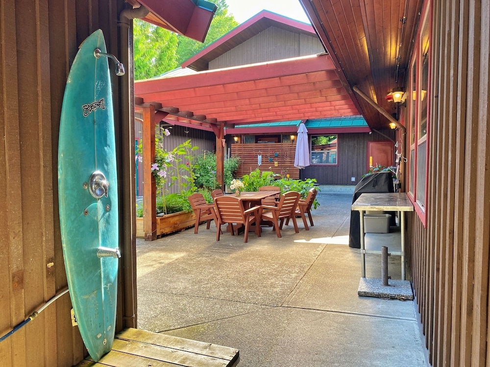 Tofino Vacations - Whalers Guesthouse - Property Image 1
