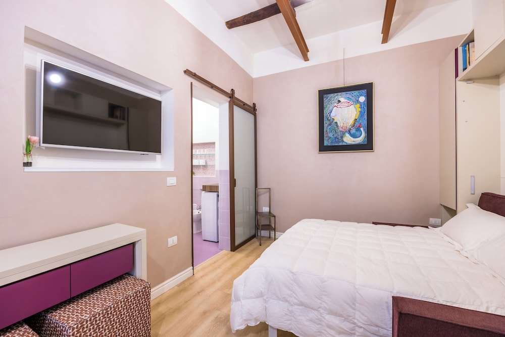 Toledo Warm Renovated Studio