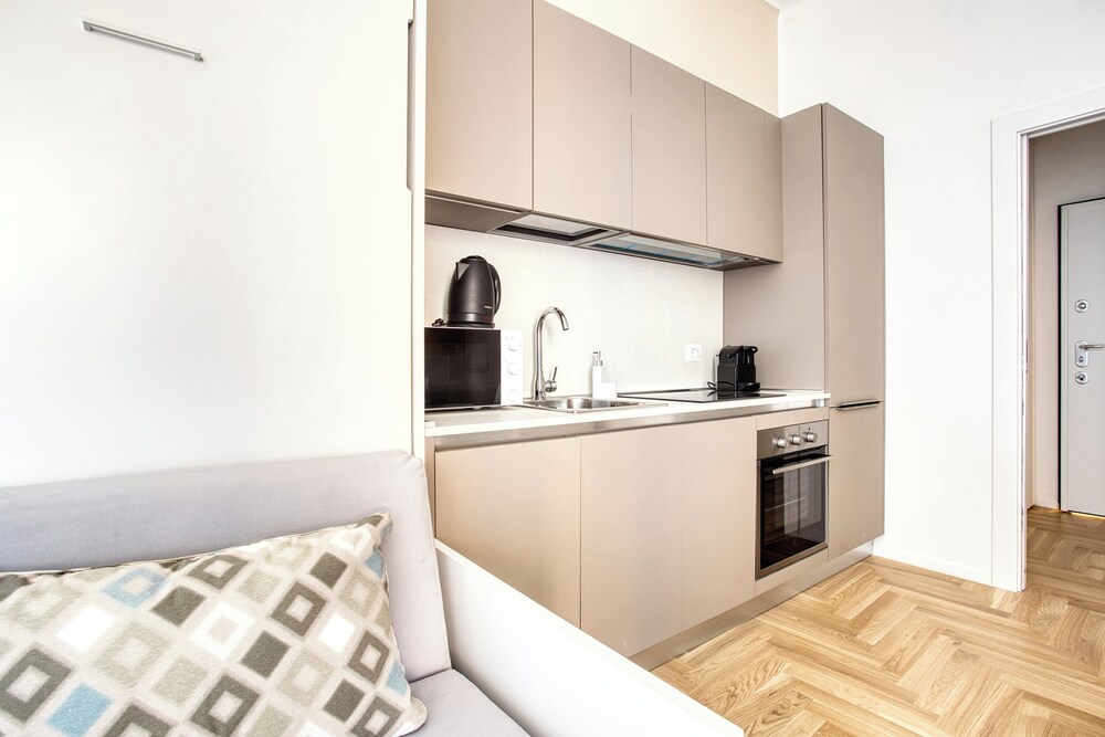 Old Milan Navigli Family Apartments