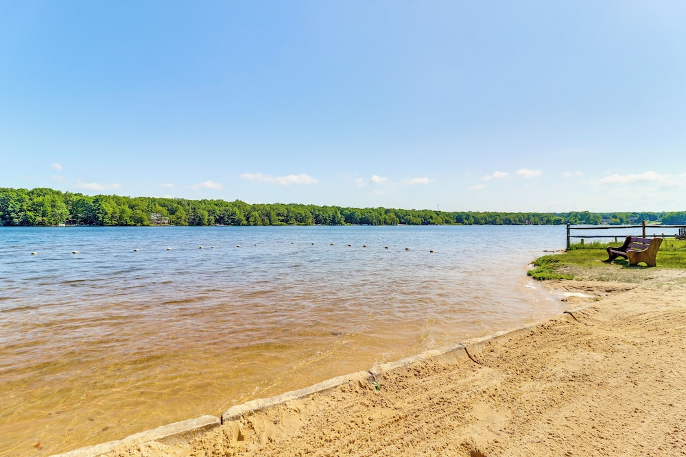 Home w/ Pool & Lake in Jim Thorpe: 6 Mi to Dtwn!