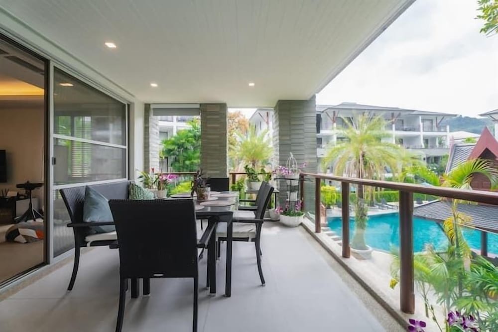 Elegant Beachfront 3BR Condo at Pearl of Naithon