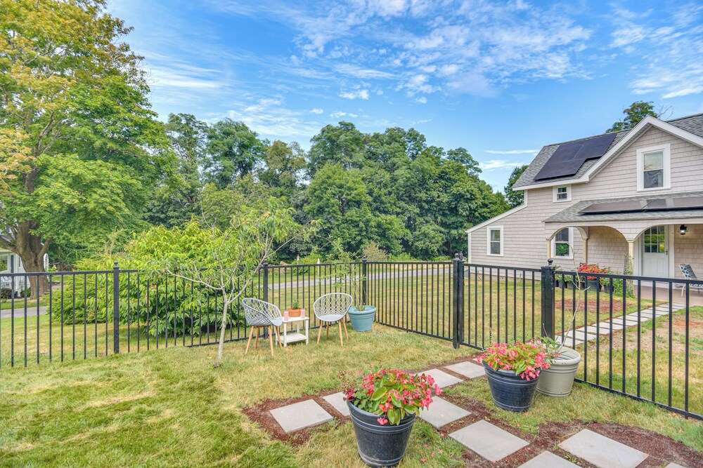 Private Heated Pool: Family Cottage in Plymouth!