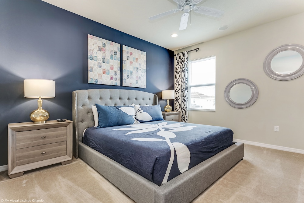 Spacious Home w/ Private Pool/spa! Sleeps 21