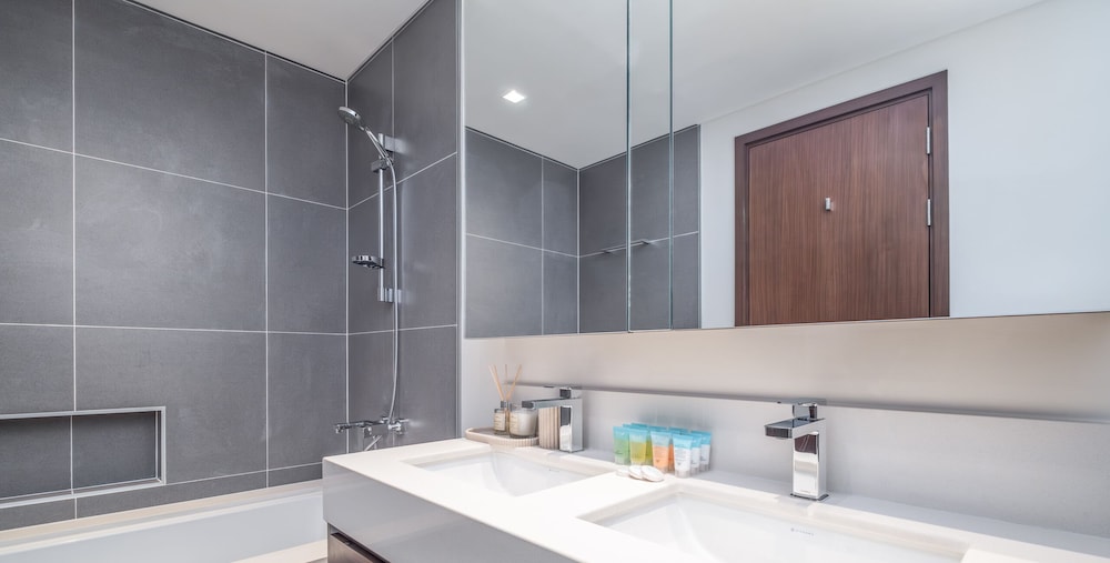 LUX The Dubai Creek Edge Suite