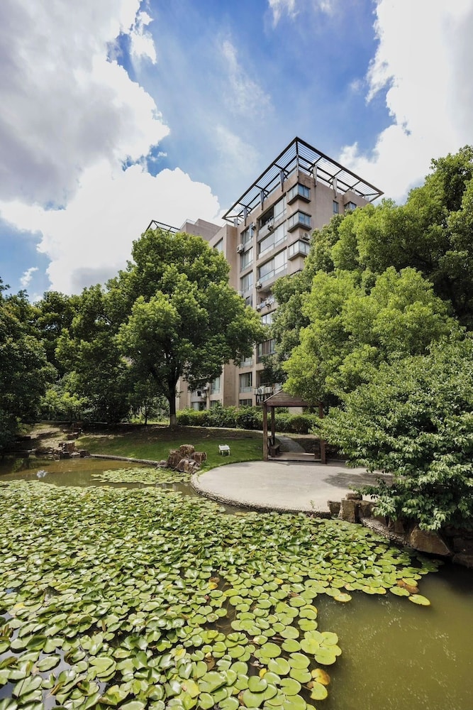Shanghai Hills&Chuanyu Inn Near NECC 17-101