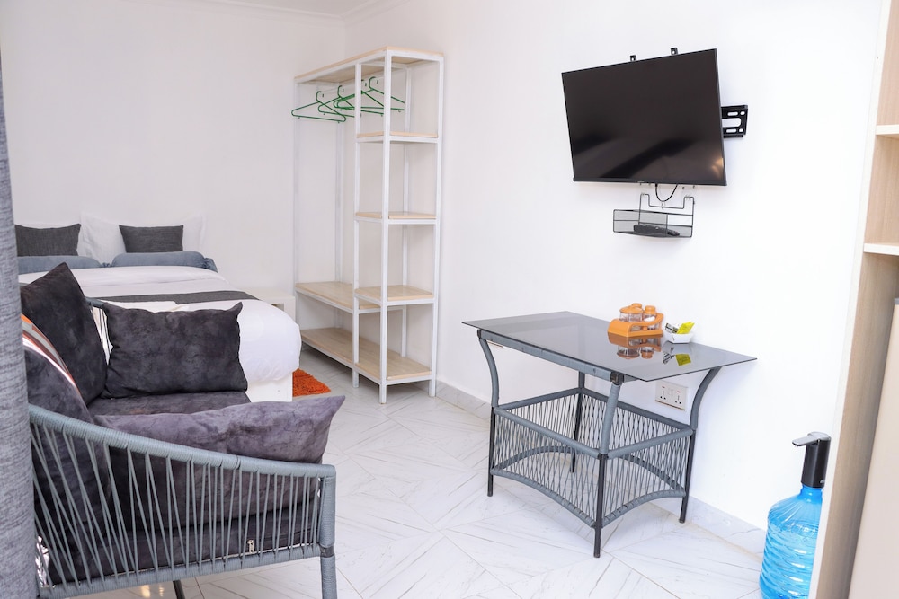 Lux Suites Wild Wood Cottages Naivasha