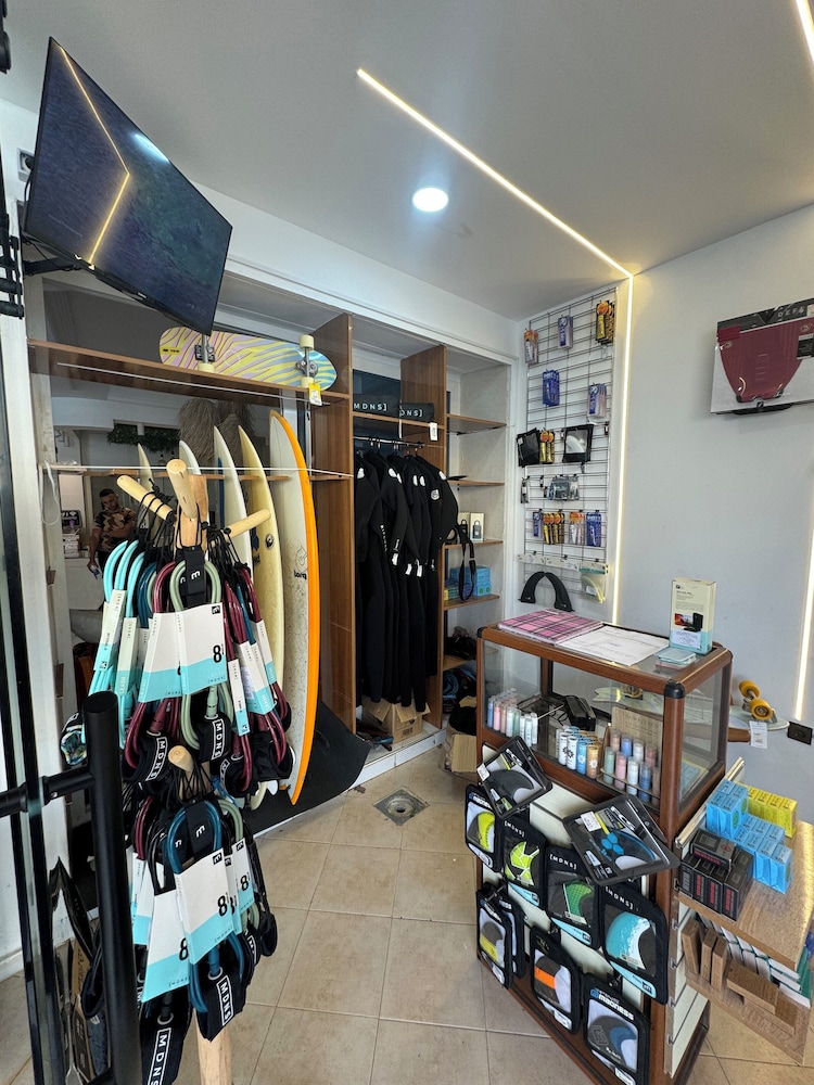 Locals Taghazout Surfcamp