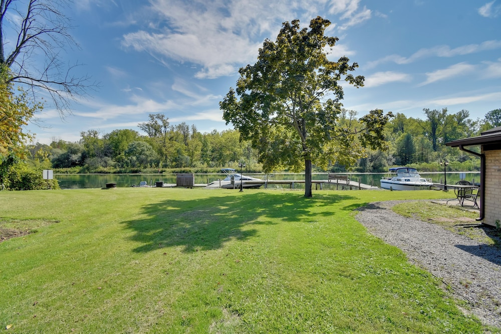 Riverfront Couple's Retreat, 3 Mi to Seneca Lake!