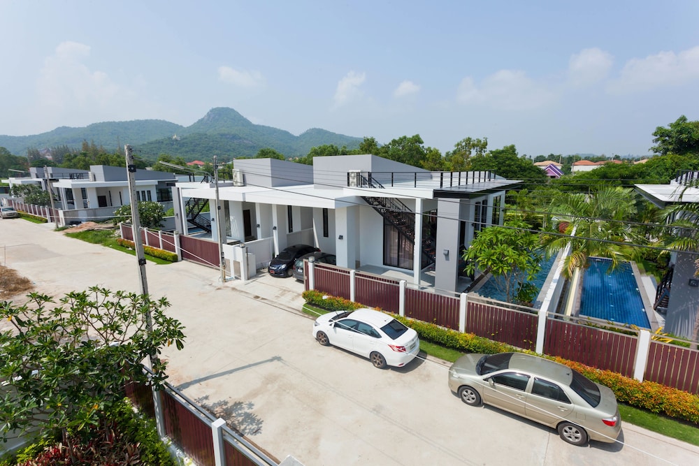 WE by Sirin Pool Villa Huahin