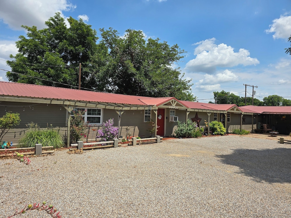 Roots Retreat view 5