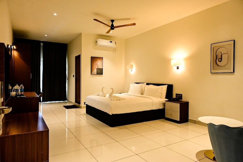 Hotel S S International
