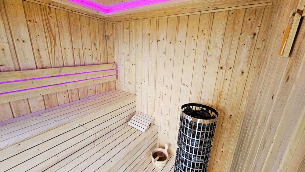 Holiday Homes, Summer Pool, Sauna, Whirlpool