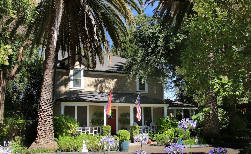 The Giraffe Inn at Old Parks Manor - Property Image 6