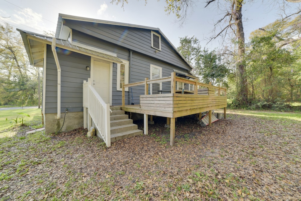 Cozy Thomasville Cottage - Walk to Downtown! view 3