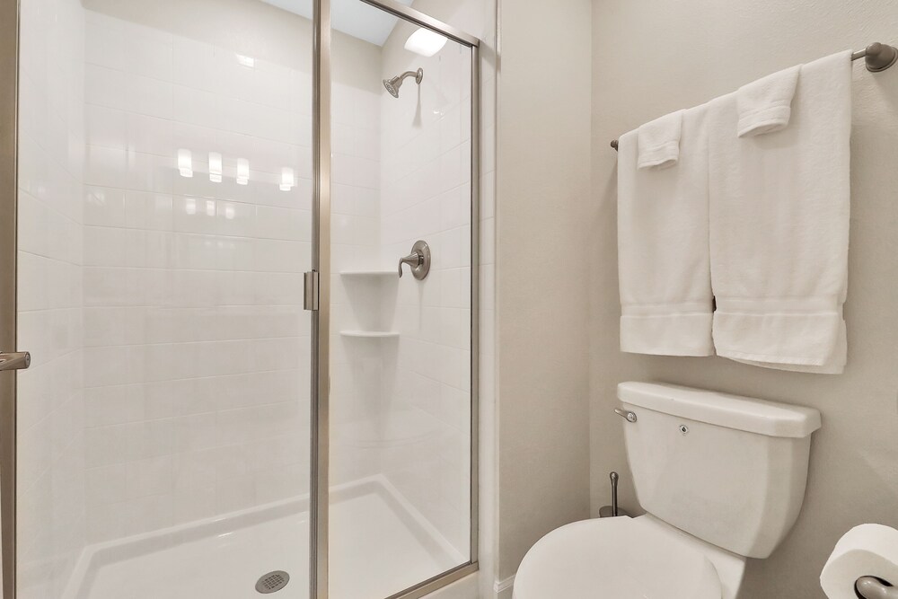 392 OC - 4BR Splendor: Private Pool