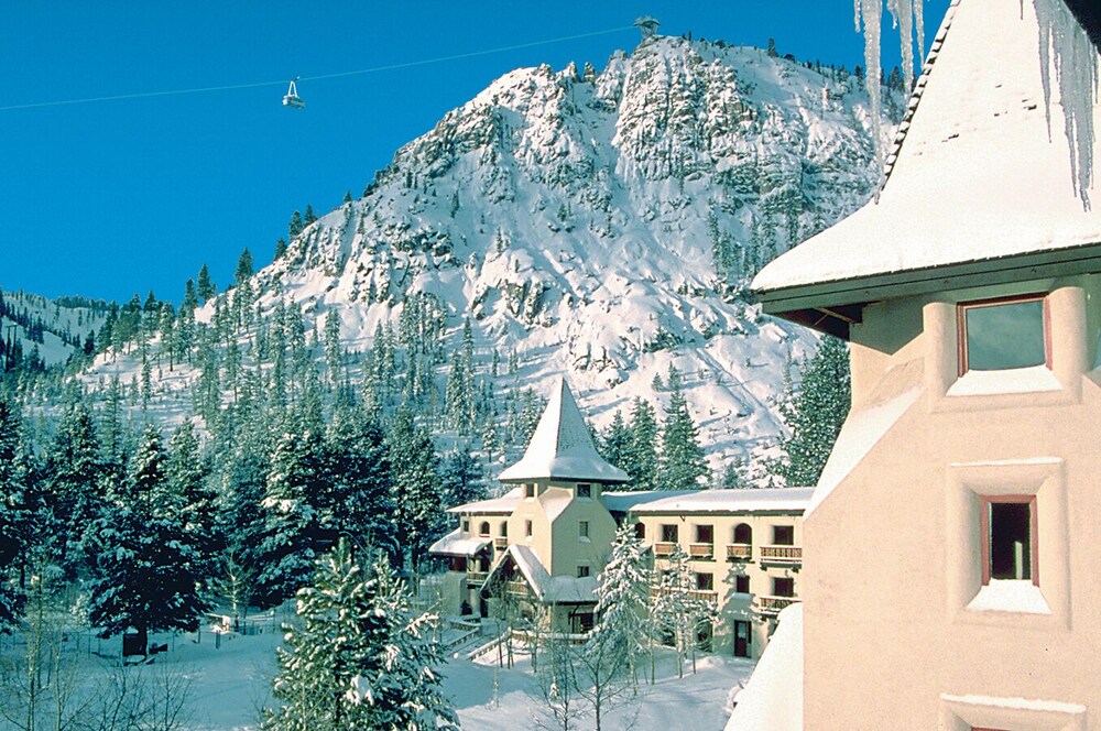 GetAways at Olympic Village Inn