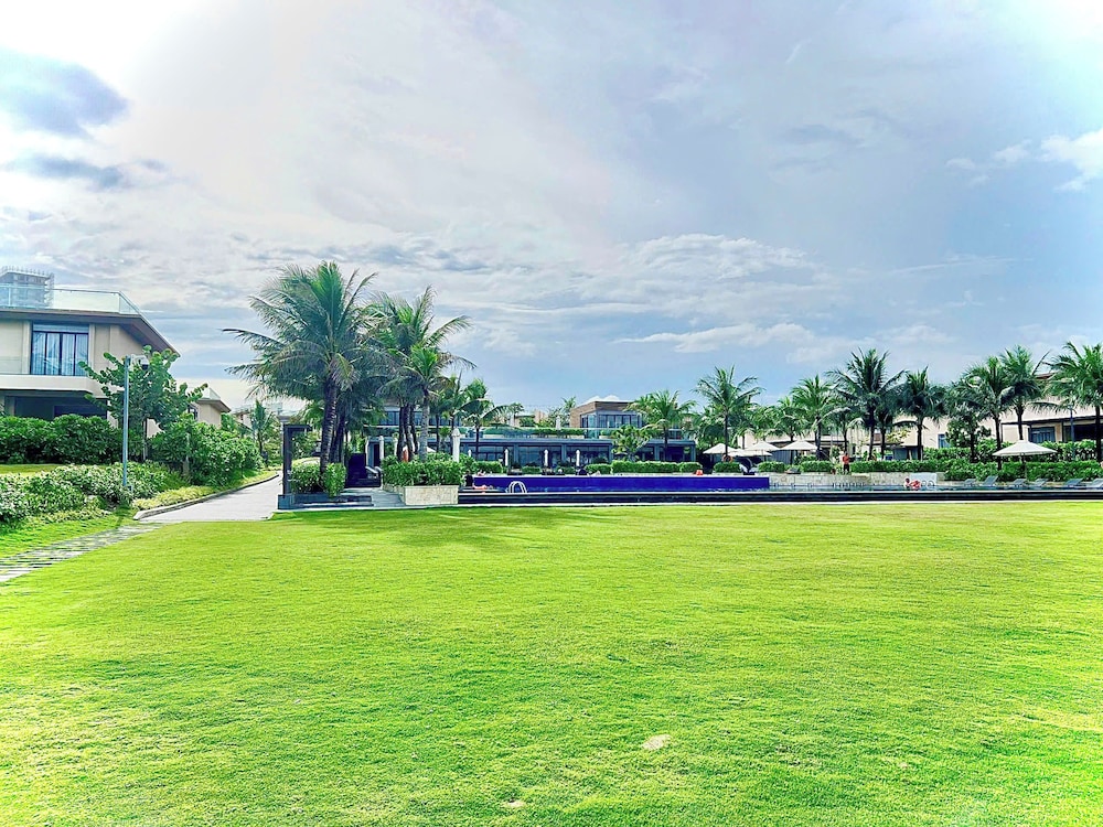 Deluxe Villa Beach Front