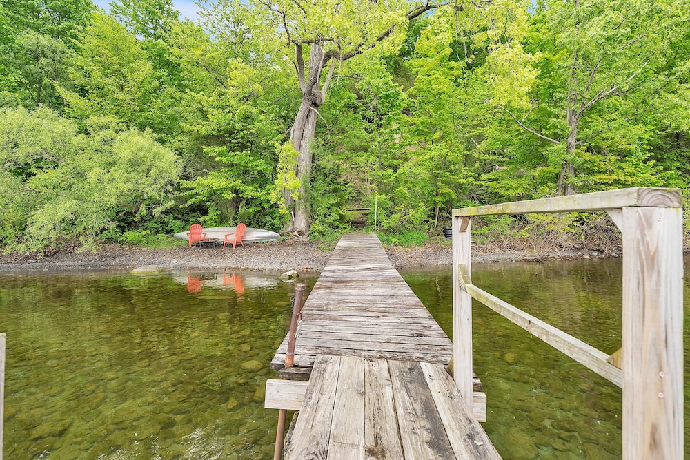 Peaceful Lakefront Getaway On Cayuga Lake 4 Bedroom Cottage