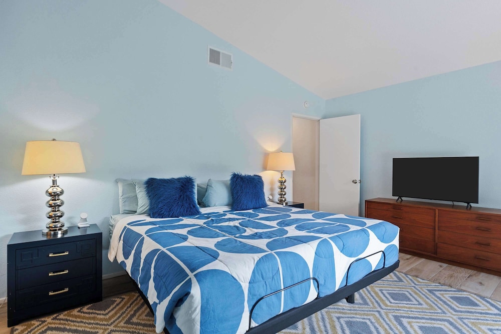 Hacienda Hideaway-3bd Great for Families
