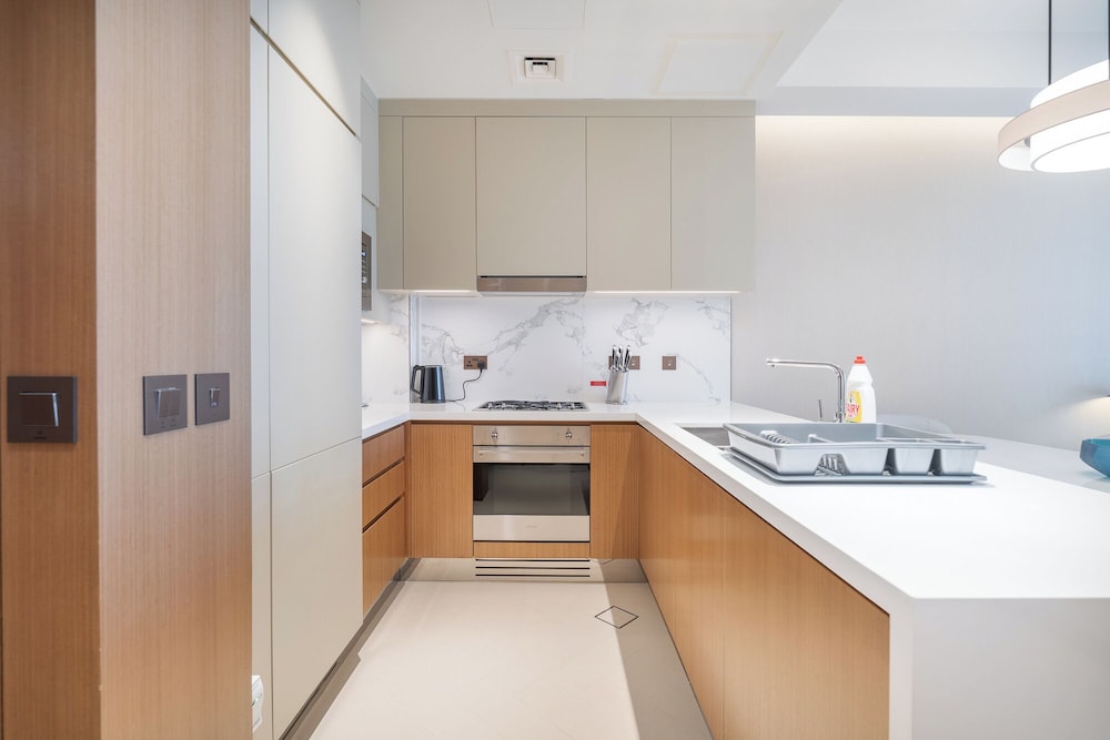 Address Residences Dubai Opera - Burj Khalifa City Views 2 & 3-Bedroom Apartment 1 minute walk to Burj Khalifa, Dubai Mall, Dubai Fountain by Heaven Crest