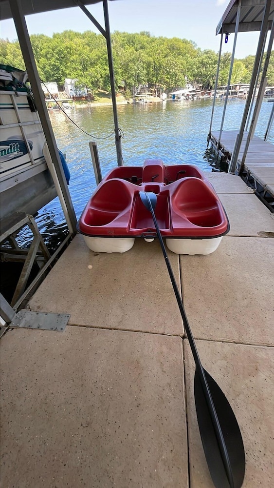Cove Front, Kayak, Pedal Boat, and Nearby Restos