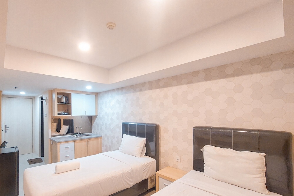 Cozy and Relaxing Studio Room at De Prima Apartment