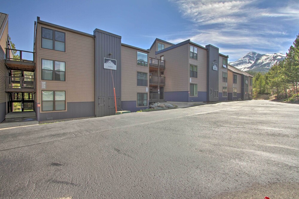 Modern Mountain-view Condo at Big Sky Resort! view 3