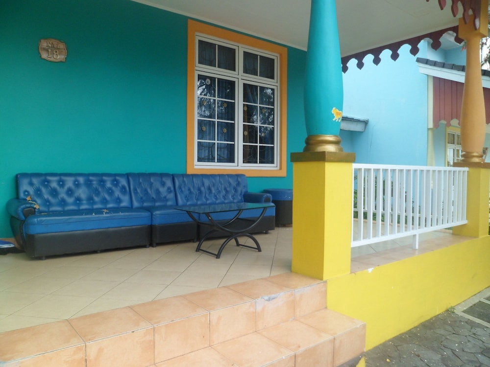Villa Kota Bunga Violet
