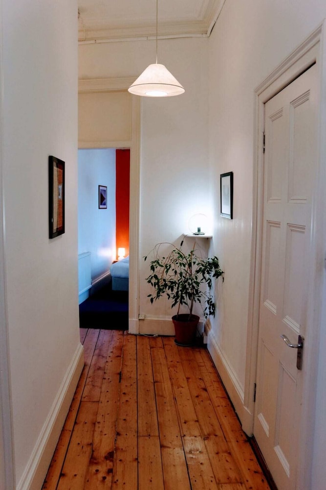 Traditional Apartment oer the Meadows